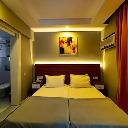 Side Joker Hotel Bed & Breakfast